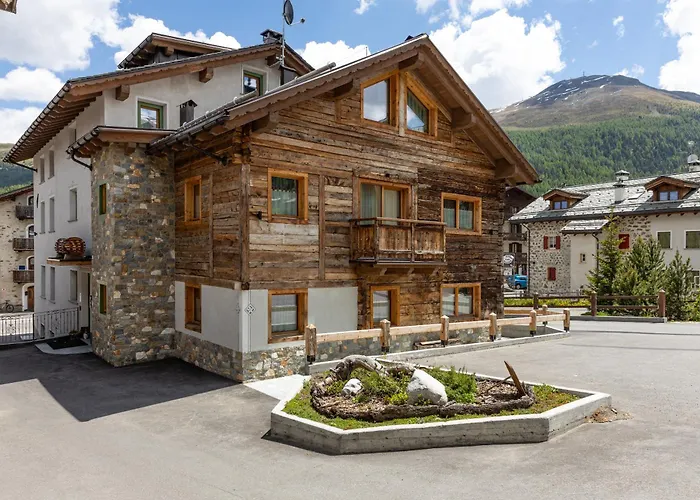 Snow Mountain Planet Suite House